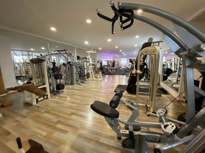 R&R GYM Fitness centrum a solarium