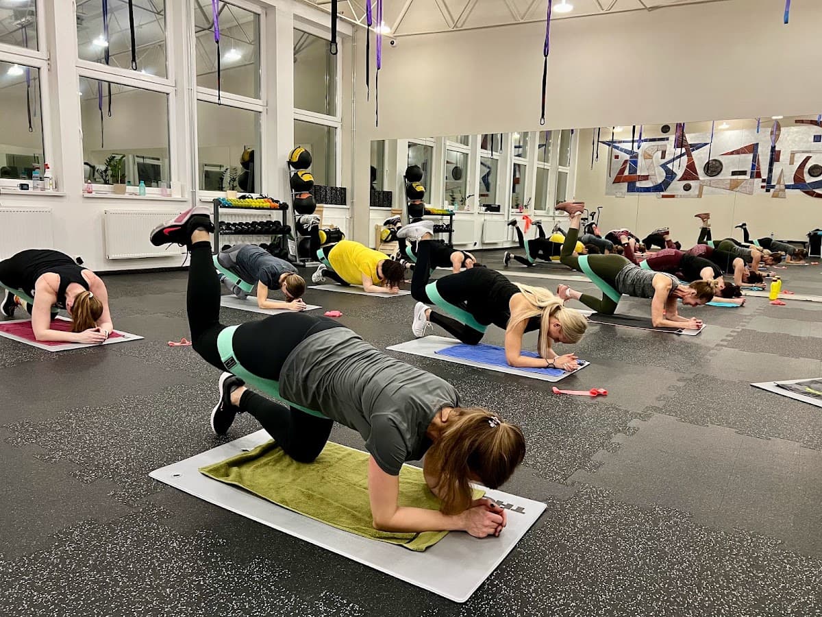 Katies club - OC Merkúr