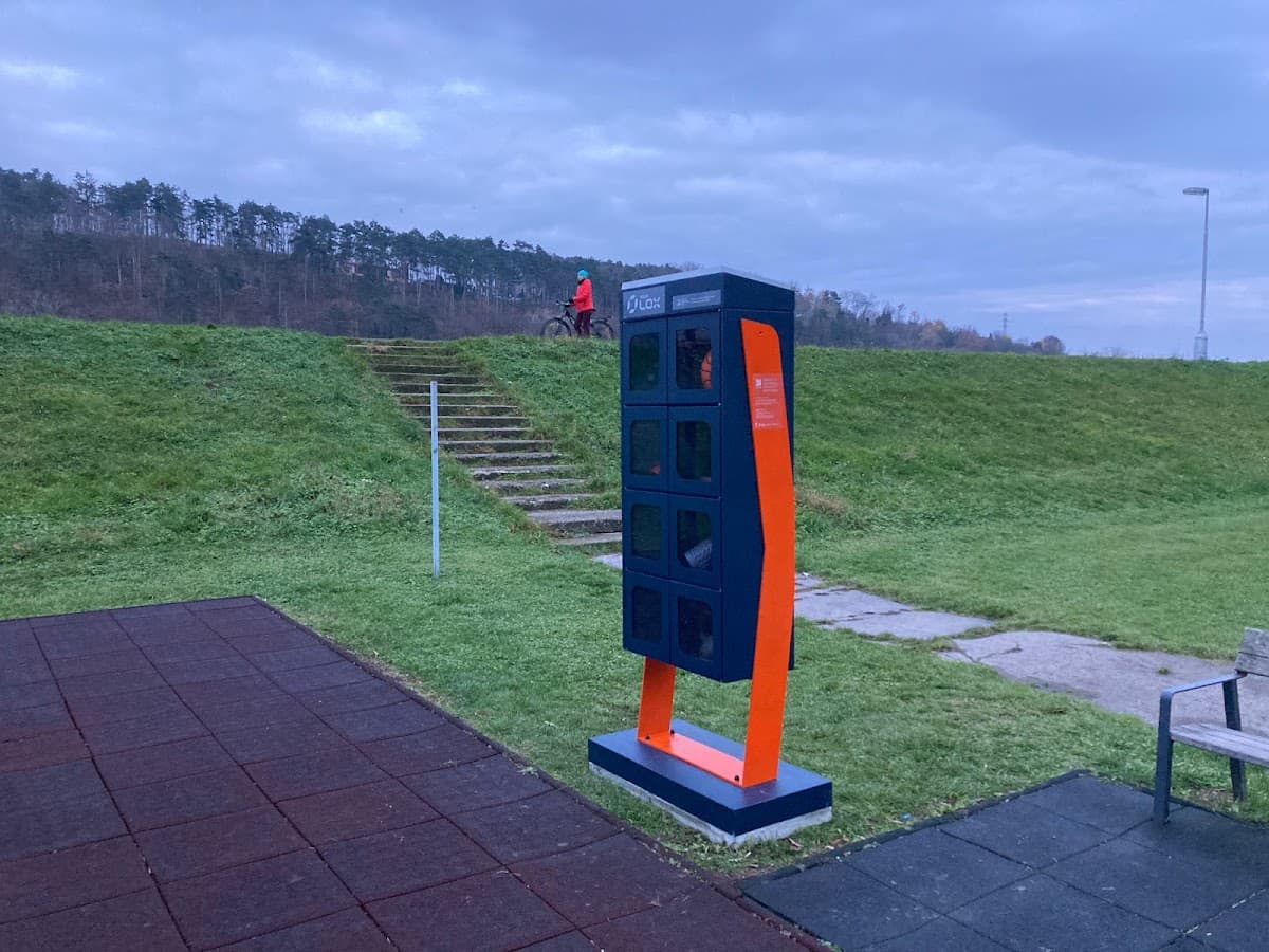 LOX Streetworkout ihrisko, Pieštany - YourLOX požičaj si športové pomôcky