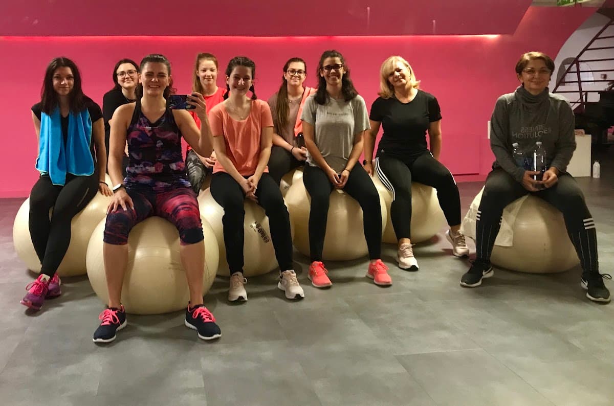 Tropical Studio Fit Women's Health and fitness