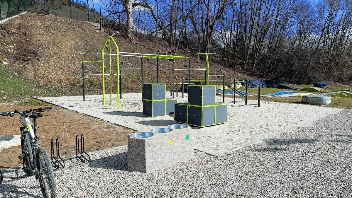 Street workout czyli zestaw drążków